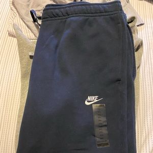 nike standard fit straight leg sweatpants